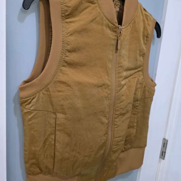 Lululemon Reversible Brown Bomber Vest – Lightweight Athletic Layering Piece - Picture 4 of 8